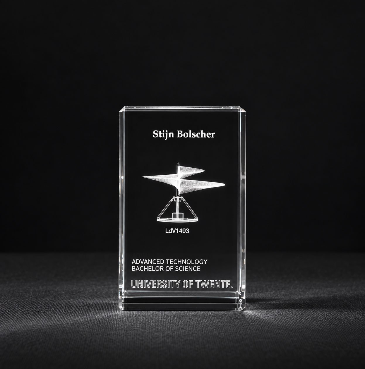 Foto in glas Logo Relatiegeschenk Blok 3D Universiteit voorzijde